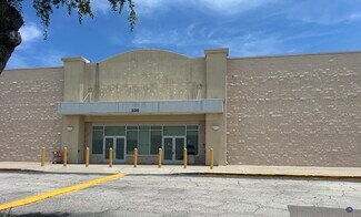 Plus de détails pour 230 N Courtenay Pky, Merritt Island, FL - Commerce de détail à louer