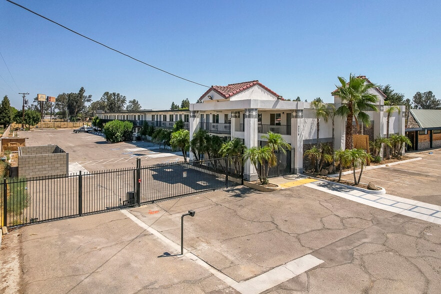 4278 W Ashlan Ave, Fresno, CA for sale - Building Photo - Image 3 of 23