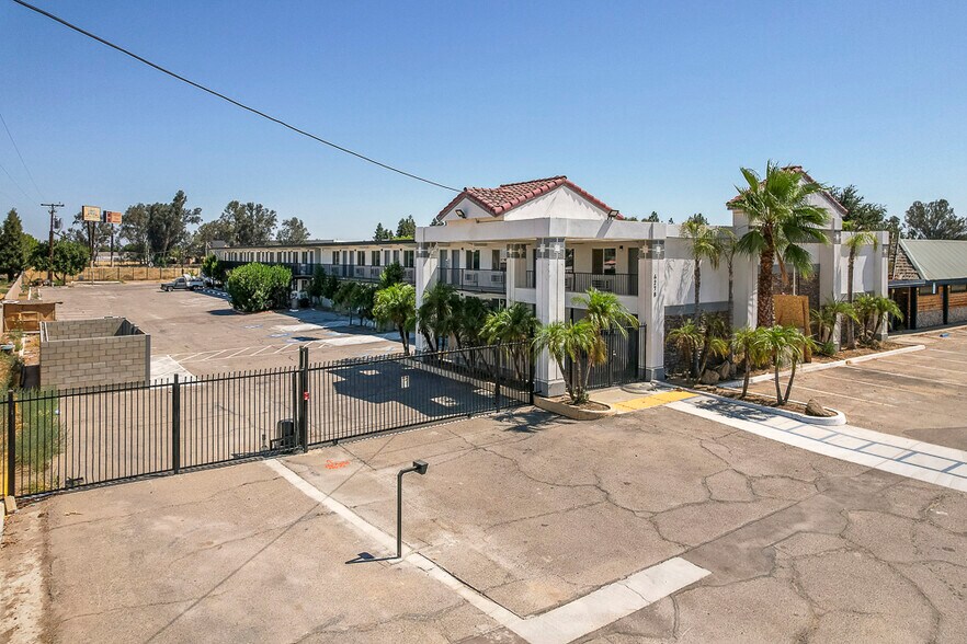 4278 W Ashlan Ave, Fresno, CA à vendre - Photo du bâtiment - Image 3 de 23