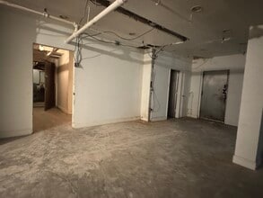 35 Broadway, Brooklyn, NY for lease Interior Photo- Image 2 of 5