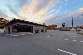 10951 N Main St, High Point, NC for lease Building Photo- Image 2 of 8