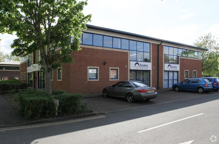 Majors Rd, Swindon à louer - Photo du bâtiment - Image 2 de 4