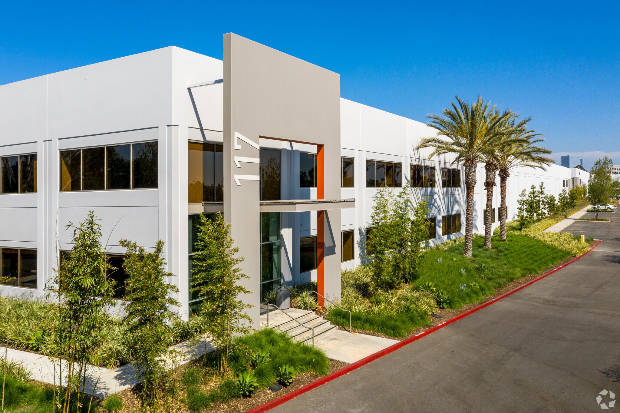 117 Waterworks Way, Irvine, CA à louer Photo principale- Image 1 de 7