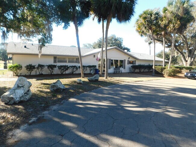 Plus de détails pour 20650 SW 80th Place Rd, Dunnellon, FL - Sports et divertissement à vendre