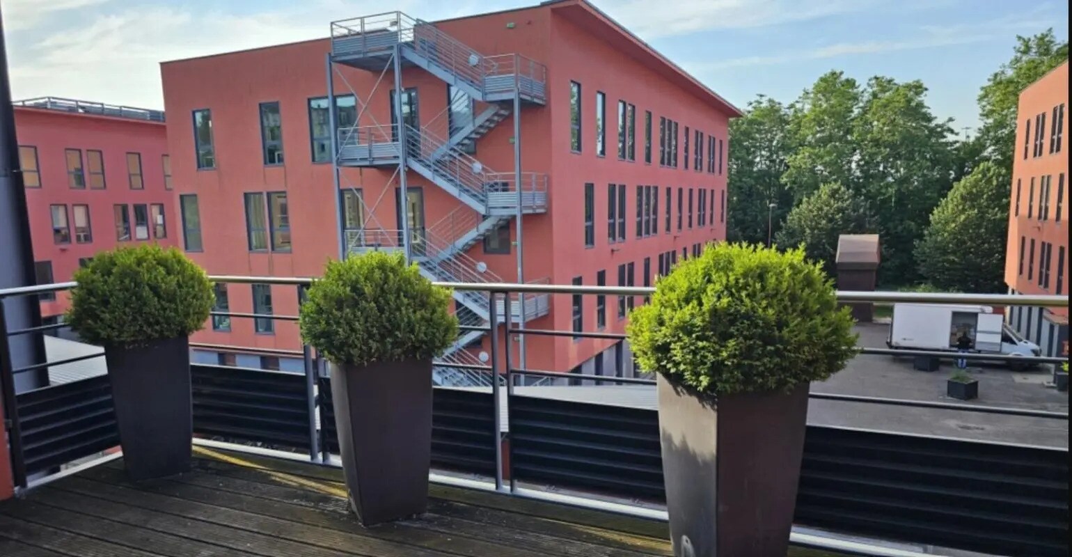 17-23 Avenue De Poumeyrol, Caluire-et-Cuire à louer Photo du bâtiment- Image 1 de 24