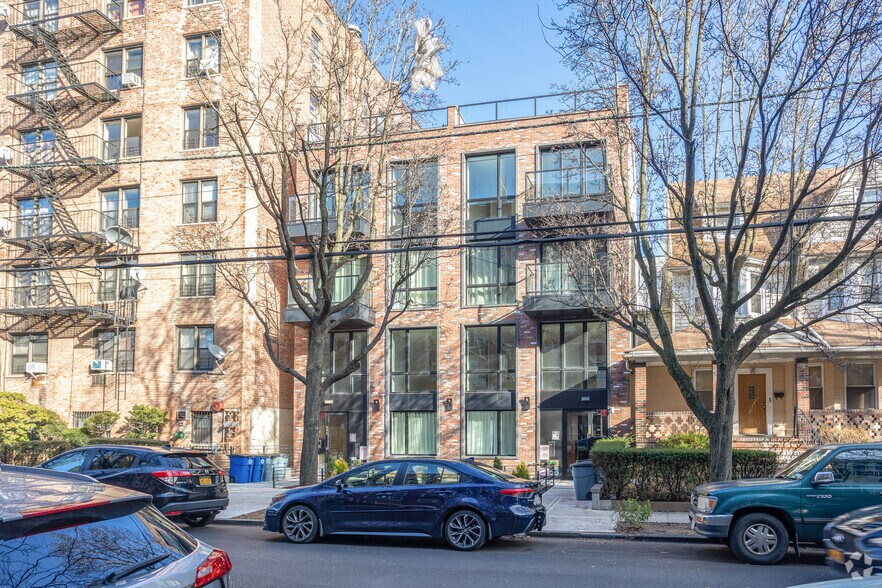 729 E 32nd St, Brooklyn, NY for sale - Primary Photo - Image 1 of 5