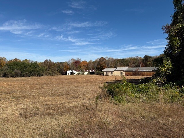 2921 220 Hwy, Madison, NC à louer - Photo du bâtiment - Image 2 de 7