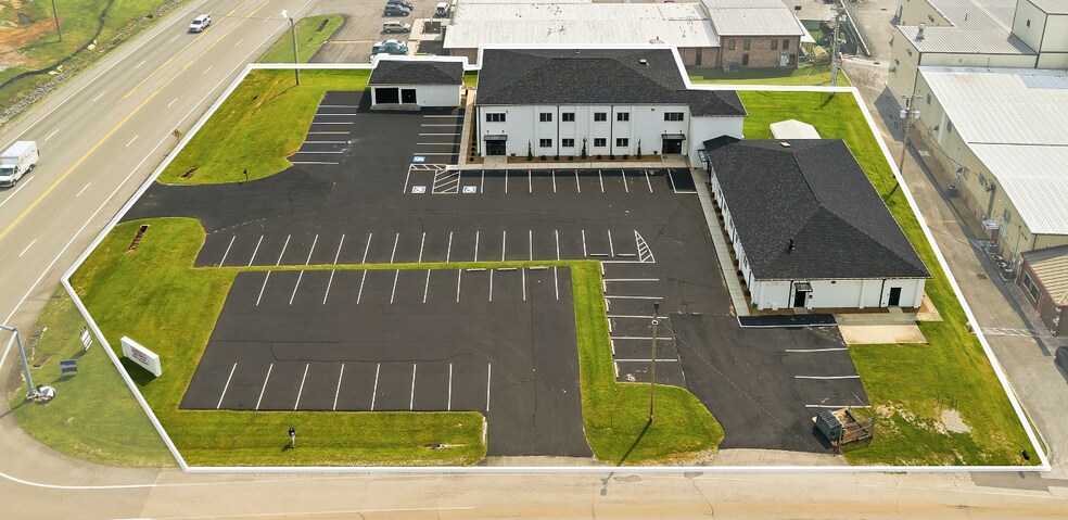 1221 S Willow Ave, Cookeville, TN à louer - Photo du bâtiment - Image 3 de 31