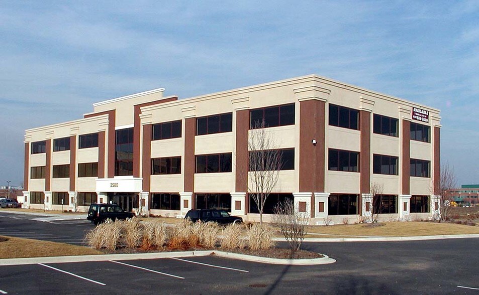 2580 Foxfield Rd, St Charles, IL à louer - Photo du bâtiment - Image 2 de 3