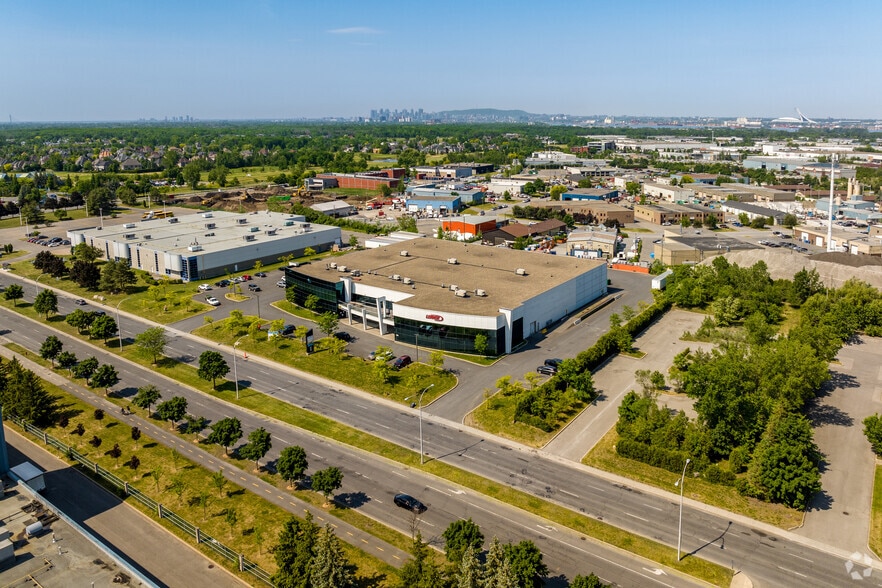 2625-2655 Boul Jacques-Cartier E, Longueuil, QC à louer - Aérien - Image 2 de 35