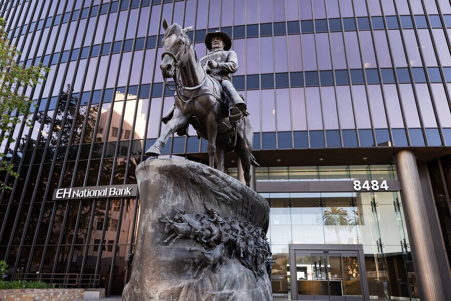 8484 Wilshire Blvd, Beverly Hills, CA à louer - Photo du bâtiment - Image 3 de 18