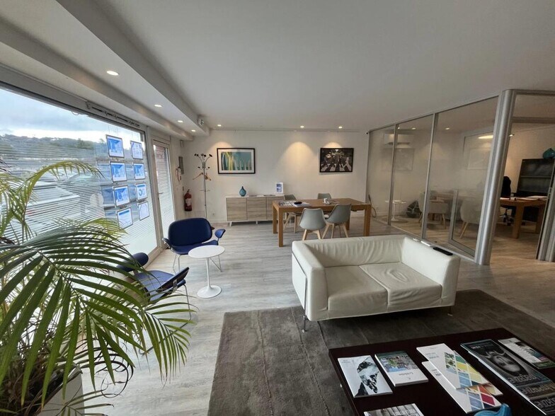 Retail in Mouans-Sartoux for sale - Interior Photo - Image 2 of 5