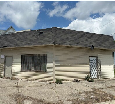 Redevelopment Opportunity portefeuille de 6 propriétés à vendre sur LoopNet.ca - Photo du bâtiment - Image 1 de 5
