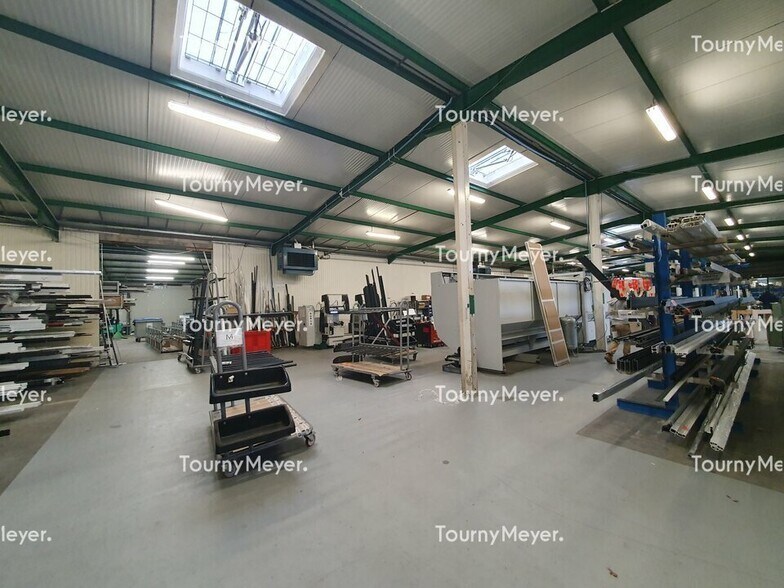 Industrial in Pessac for lease - Interior Photo - Image 2 of 7