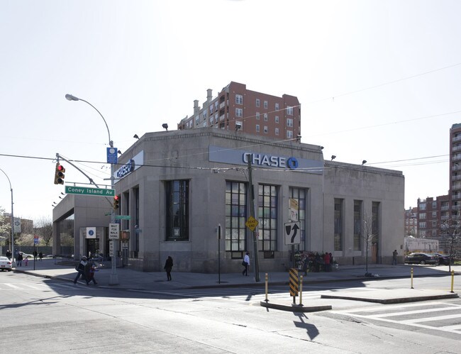 Plus de détails pour 1002 Brighton Beach Ave, Brooklyn, NY - Commerce de détail à vendre