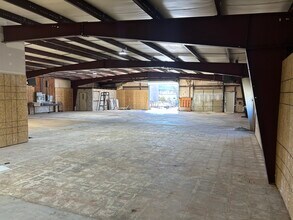 8 Belcher Dr, Pelham, AL for lease Interior Photo- Image 2 of 4