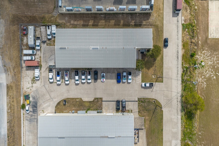 13405 Immanuel Rd, Pflugerville, TX à louer - Photo du bâtiment - Image 2 de 13