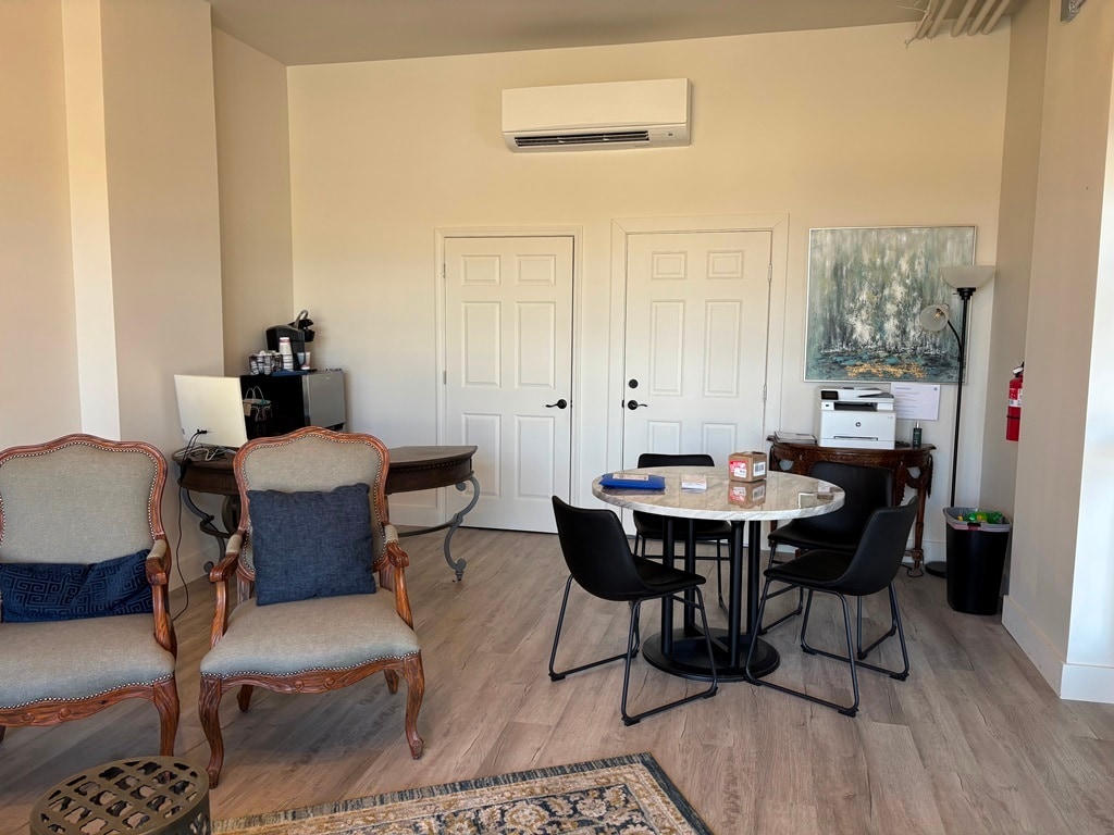 2040 Winfield Dunn Pky, Sevierville, TN 37876 - Unit 4 - - Interior Photo - Image 2 of 4