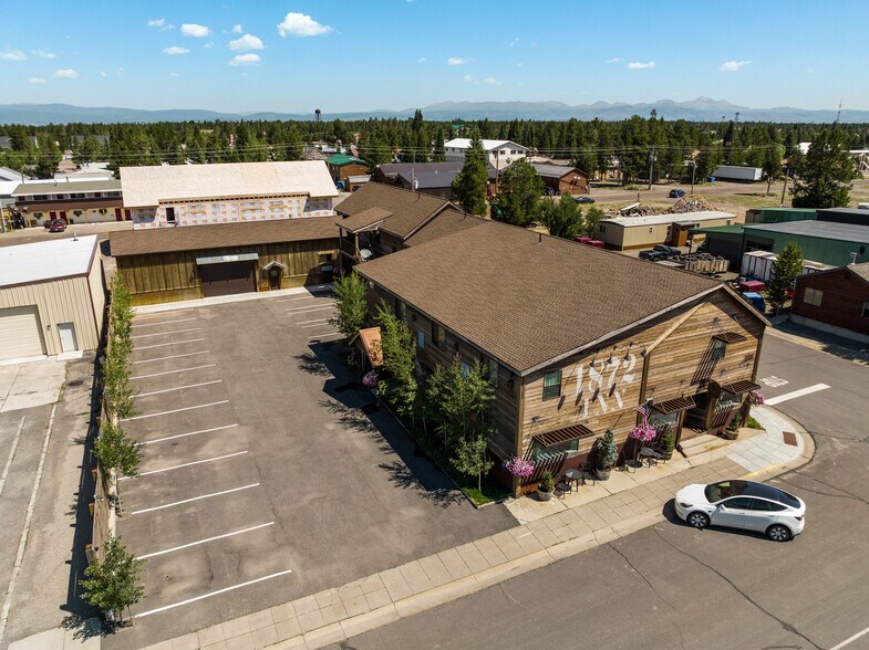 603 Yellowstone Ave, West Yellowstone, MT à vendre - Photo du bâtiment - Image 2 de 4