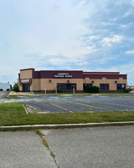 1510 W Braewick Dr, Marion, IN for sale - Building Photo - Image 2 of 5