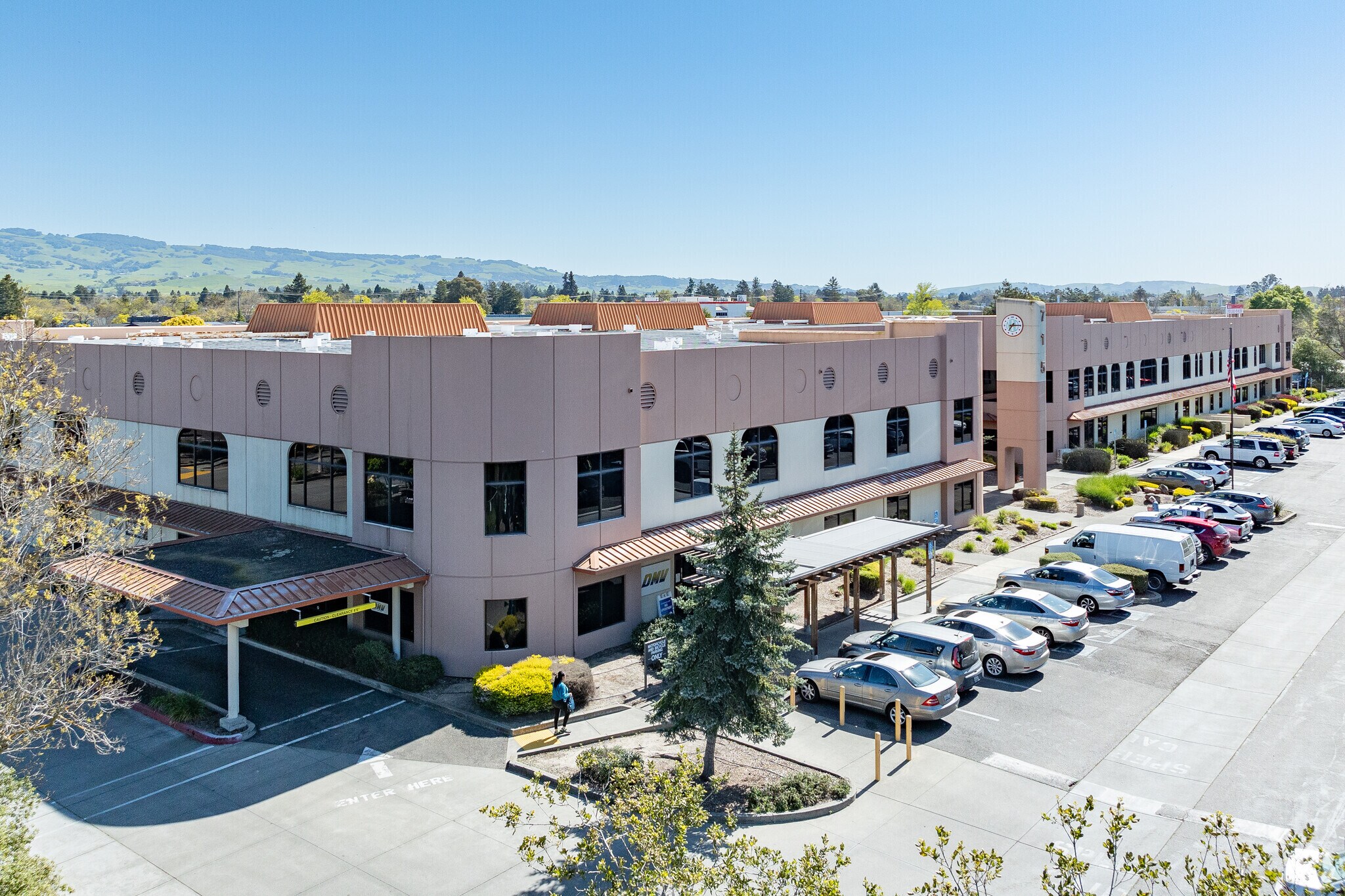 715 Southpoint Blvd, Petaluma, CA à louer Aérien- Image 1 de 8