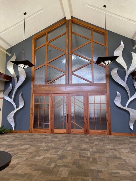 3145 Benham Ave, Elkhart, IN à louer - Hall d’entrée - Image 2 de 2