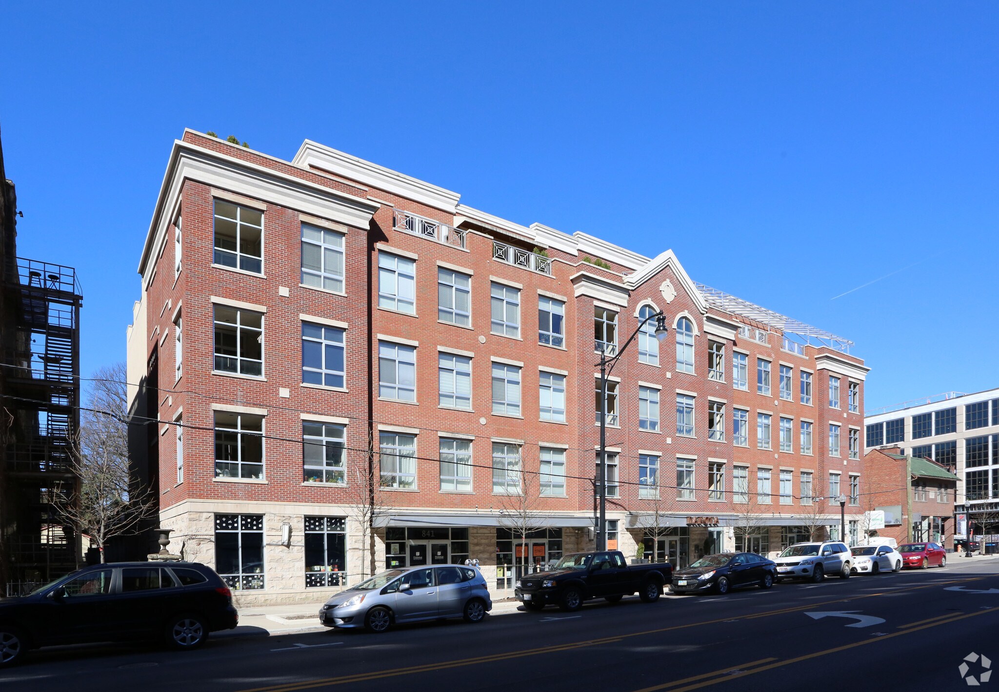 841-849 N High St, Columbus, OH à vendre Photo du bâtiment- Image 1 de 9