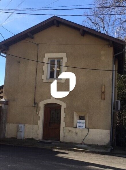 Office in Neuville-sur-Saône for lease - Building Photo - Image 2 of 4