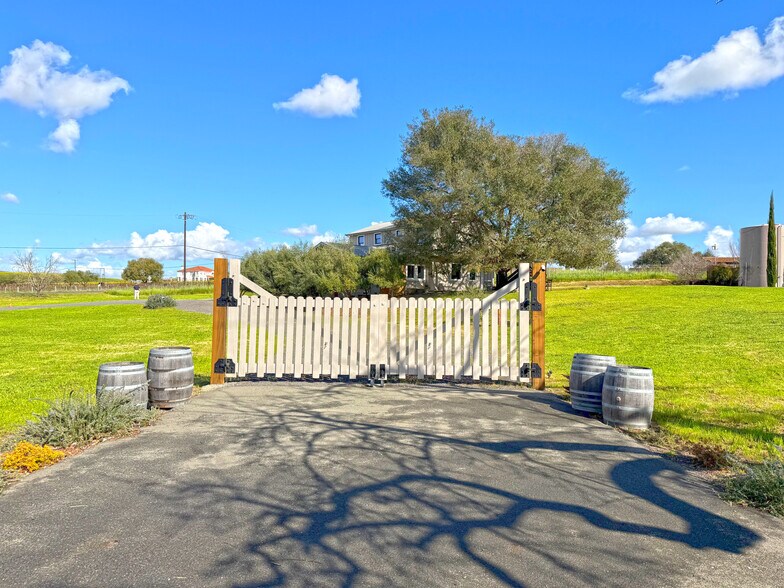 4372 Old Sonoma Hwy, Napa, CA à louer - Photo du bâtiment - Image 3 de 8