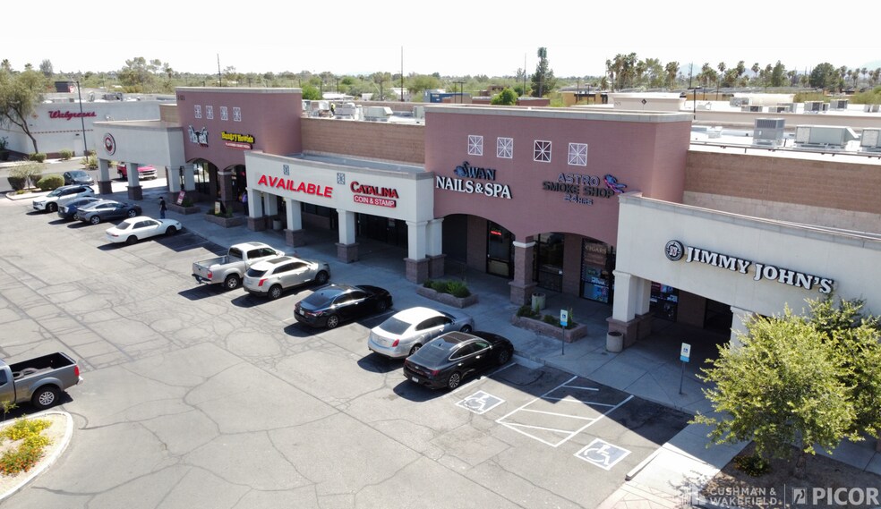 2485 N Swan Rd, Tucson, AZ à louer - Photo du bâtiment - Image 2 de 4