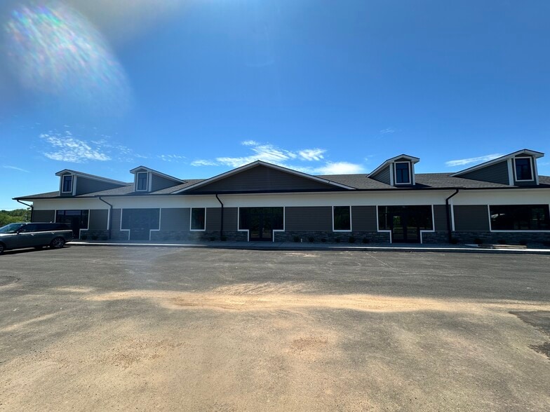 400 Deming Rd, Berlin, CT for lease - Building Photo - Image 2 of 3