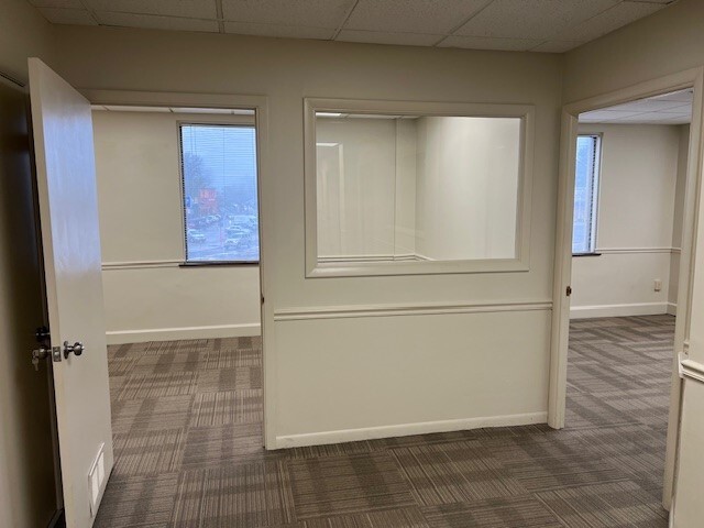 1650 W Market St, Akron, OH for lease - Interior Photo - Image 3 of 8