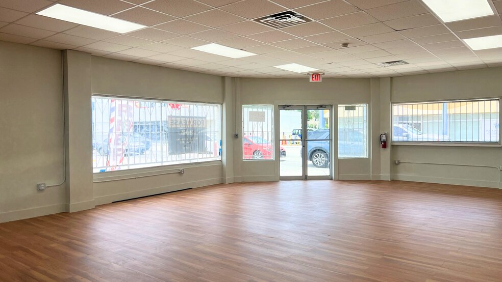 2601 W Flagler St, Miami, FL à louer - Photo du bâtiment - Image 2 de 5