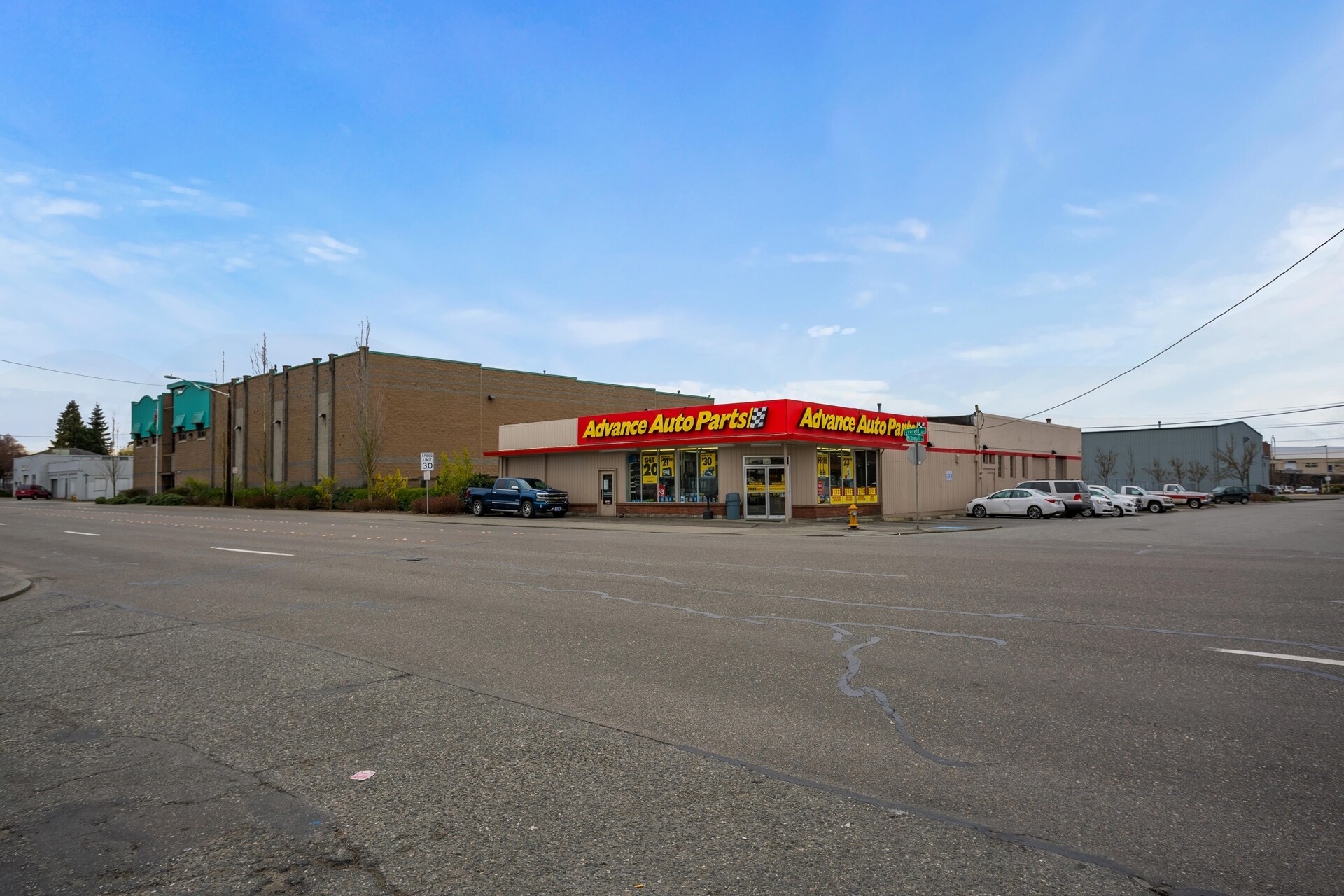 2202 Everett Ave, Everett, WA for lease Primary Photo- Image 1 of 11
