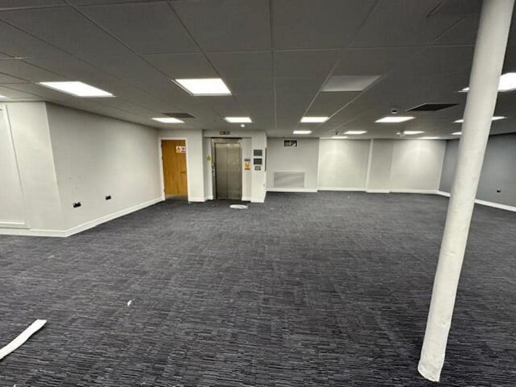 237-238A High St, Dudley for lease Primary Photo- Image 1 of 11