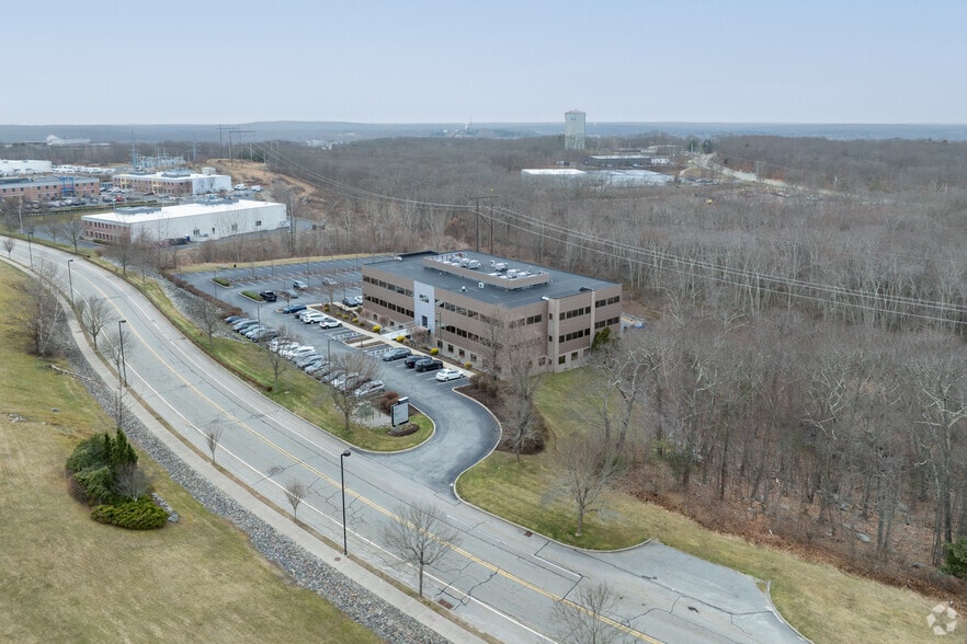 1300 Highland Corporate Dr, Cumberland, RI for lease - Aerial - Image 3 of 4
