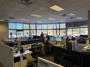 10025 Valley View Rd, Eden Prairie, MN à louer Photo intérieure- Image 2 de 8