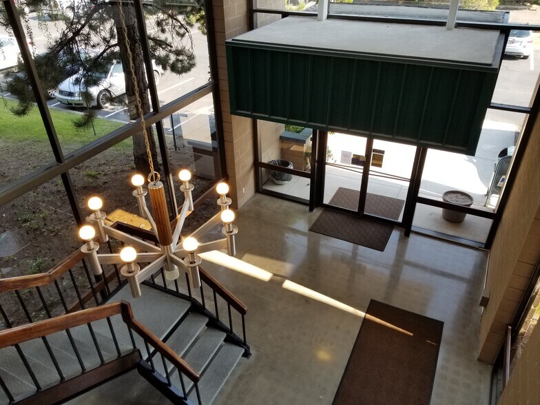 1005 Terminal Way, Reno, NV à louer - Photo du bâtiment - Image 3 de 9