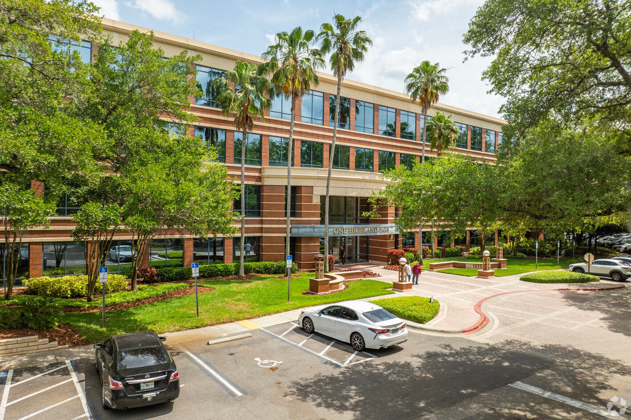 10150 Highland Manor Dr, Tampa, FL à louer Photo principale- Image 1 de 14
