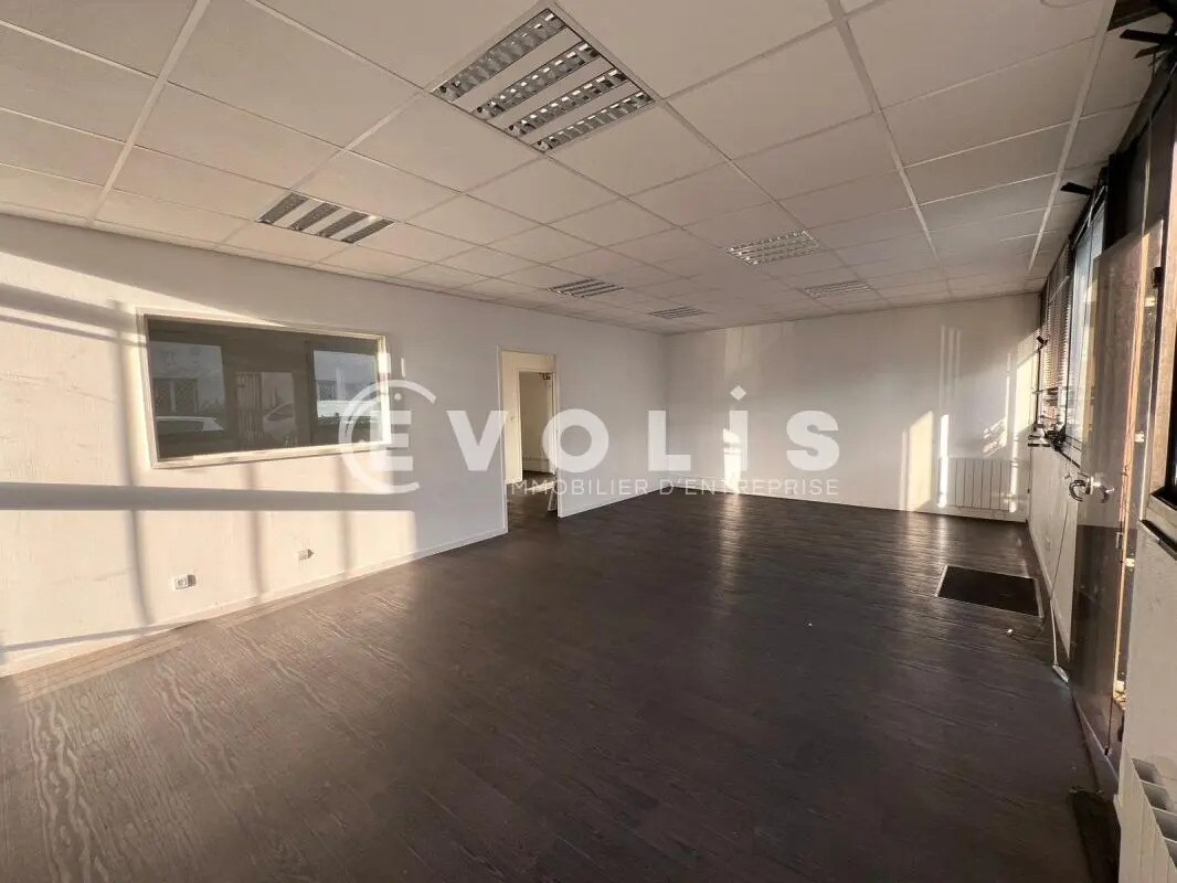 Office in Talence for lease Interior Photo- Image 1 of 5