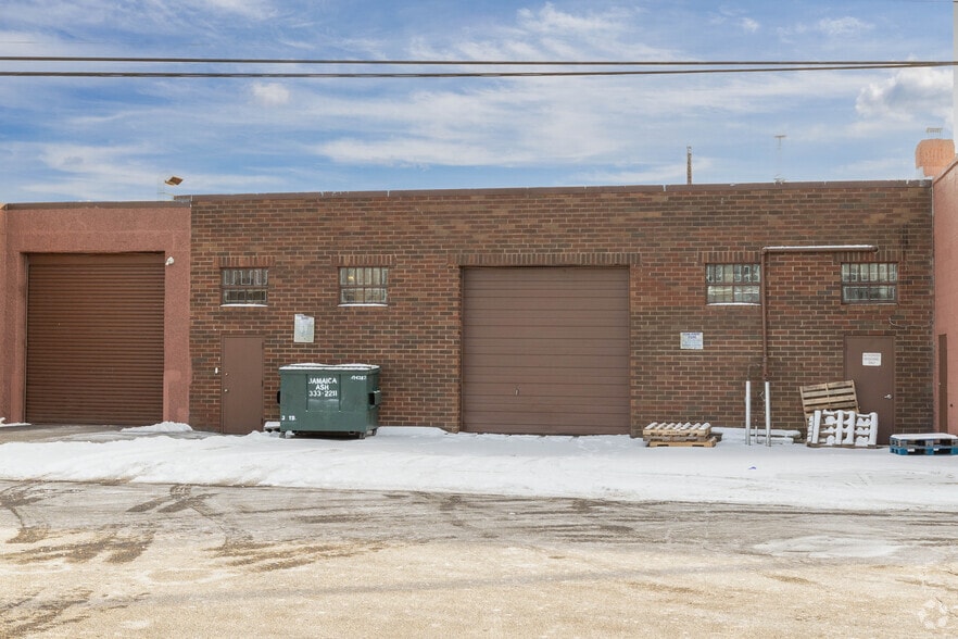 235 Liberty Ave, Mineola, NY for lease - Building Photo - Image 3 of 5
