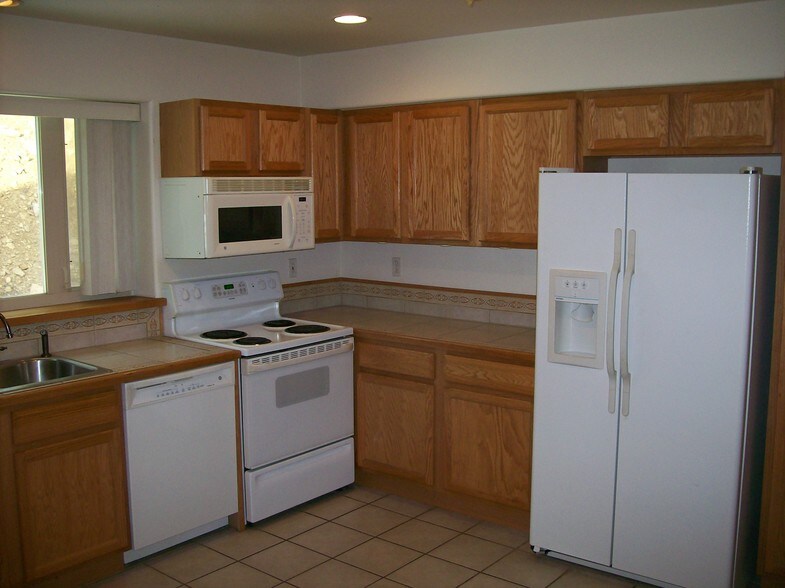 8630 Fall River Rd, Idaho Springs, CO à vendre - Photo du bâtiment - Image 3 de 70