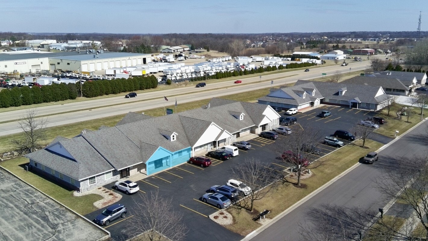 4517 Woodgate Dr, Janesville, WI for lease Building Photo- Image 1 of 6