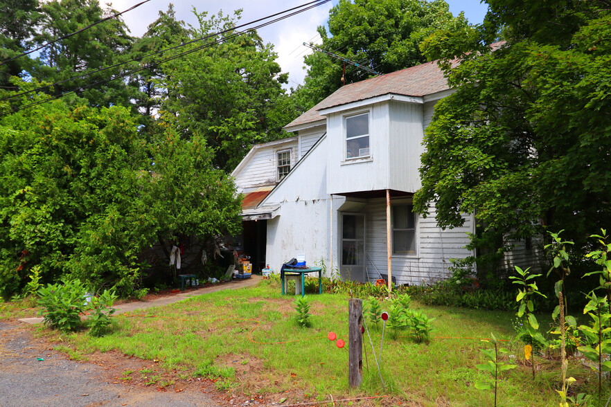 1293 Saratoga Rd, Gansevoort, NY for sale - Primary Photo - Image 1 of 1