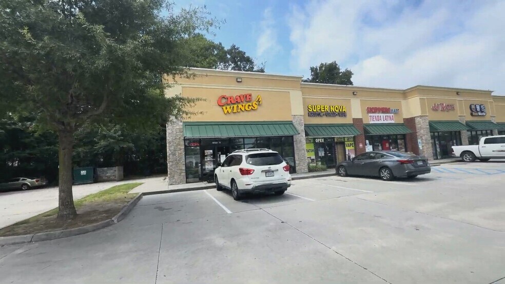 13633 Warwick Blvd, Newport News, VA à louer - Vidéo sur l’inscription commerciale - Image 2 de 10