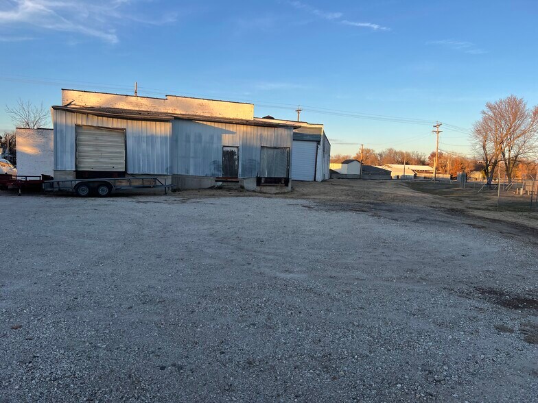 310 N Oak St, Mcpherson, KS à vendre - Photo du bâtiment - Image 2 de 12