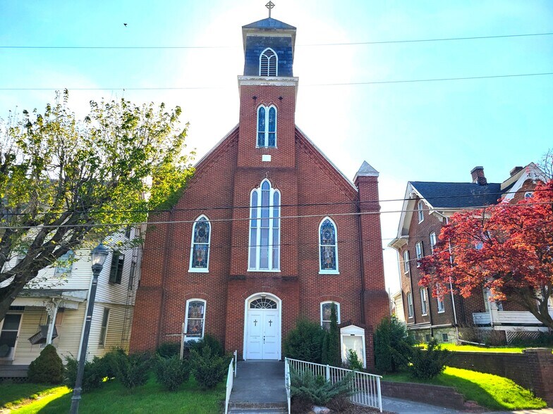 7 S Main St, Union Bridge, MD à vendre - Photo du bâtiment - Image 1 de 1