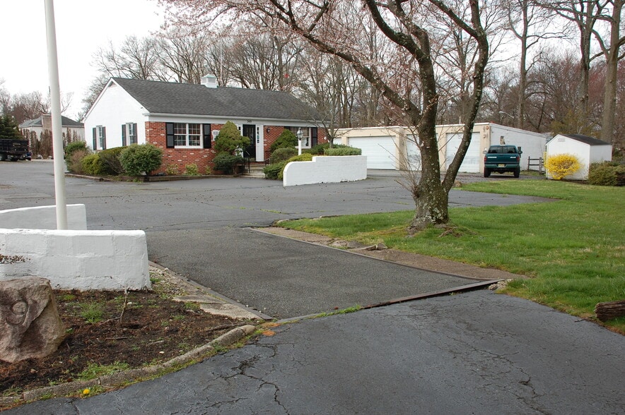 547-549 Lexington Ave, Cranford, NJ for lease - Building Photo - Image 1 of 4