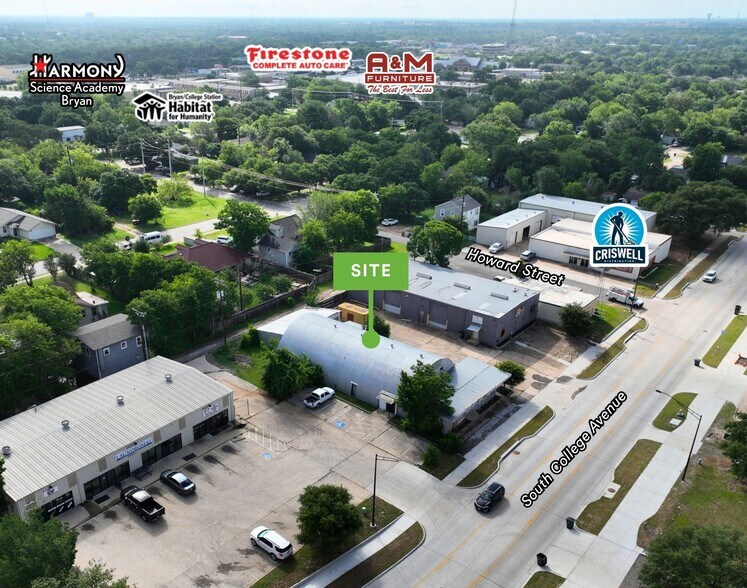 2111 S College Ave, Bryan, TX à louer - Photo du bâtiment - Image 3 de 5