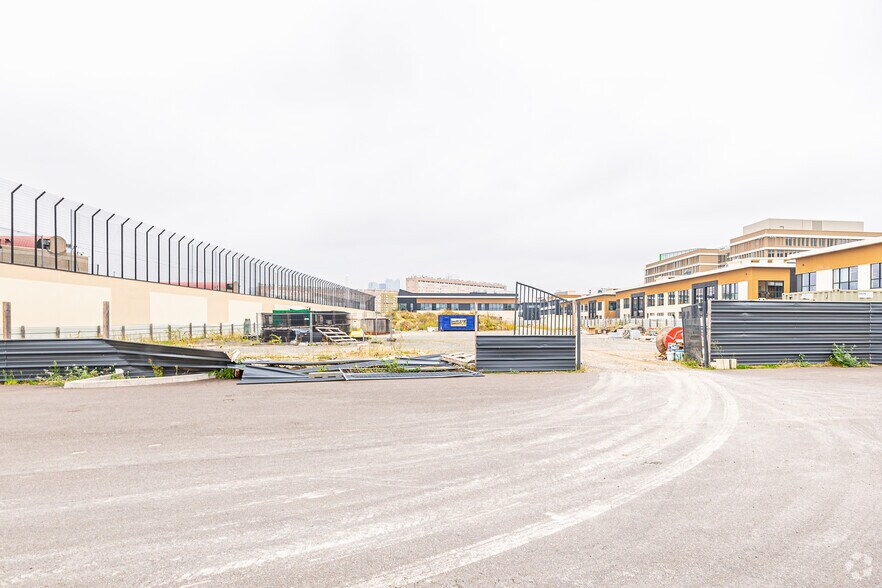 Flex dans Nanterre à louer - Photo principale - Image 2 de 2